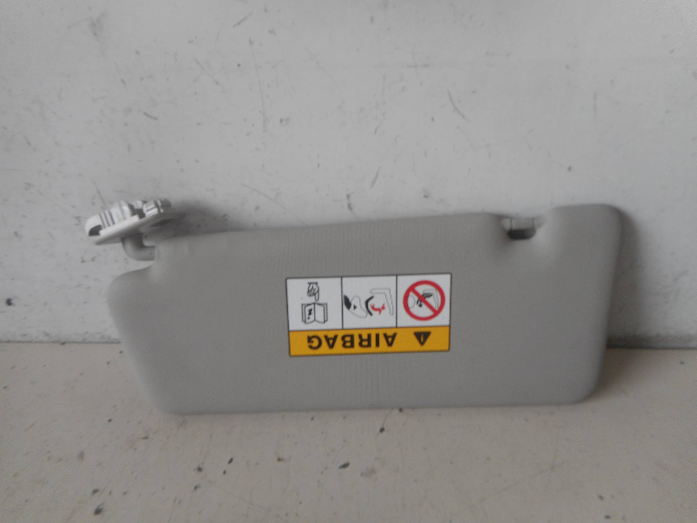 Aletta parasole parabrezza dx.